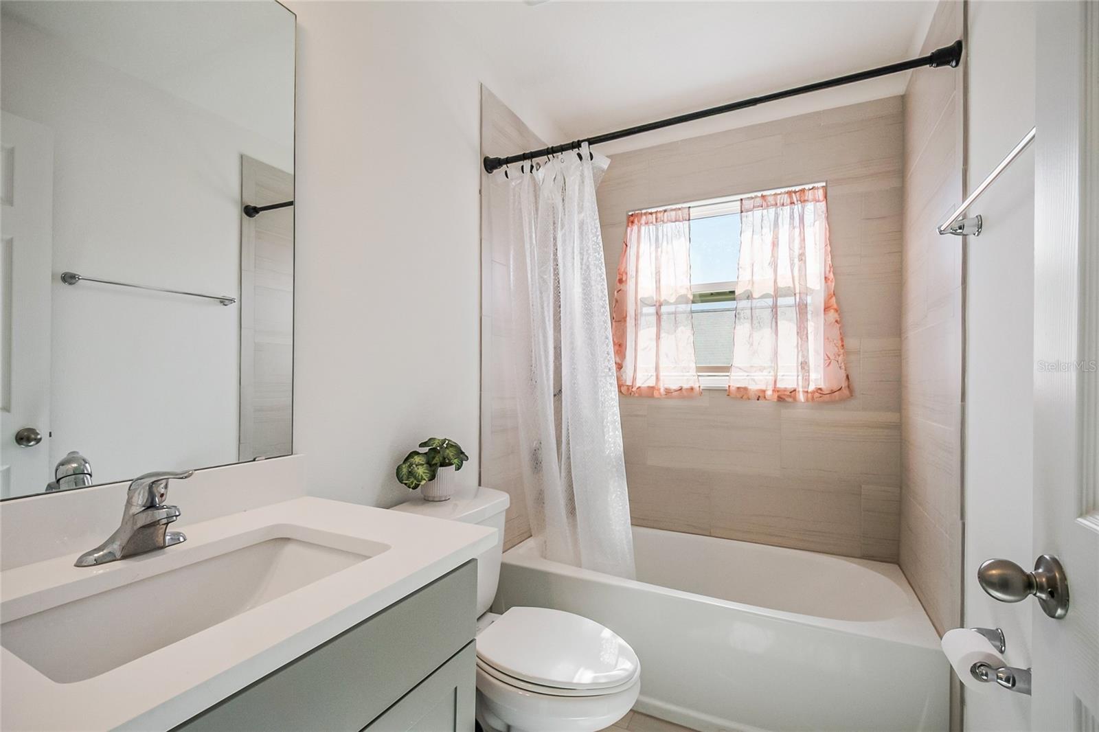 827 DENNIS AVE, ORLANDO, FL, 32807