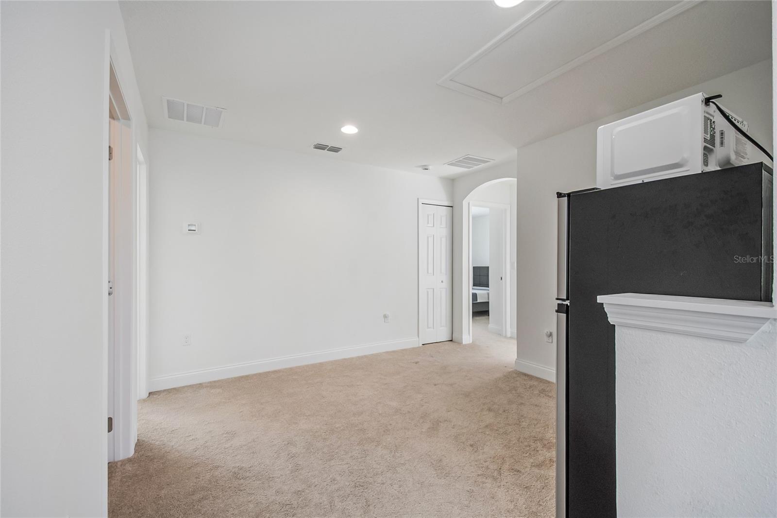 827 DENNIS AVE, ORLANDO, FL, 32807