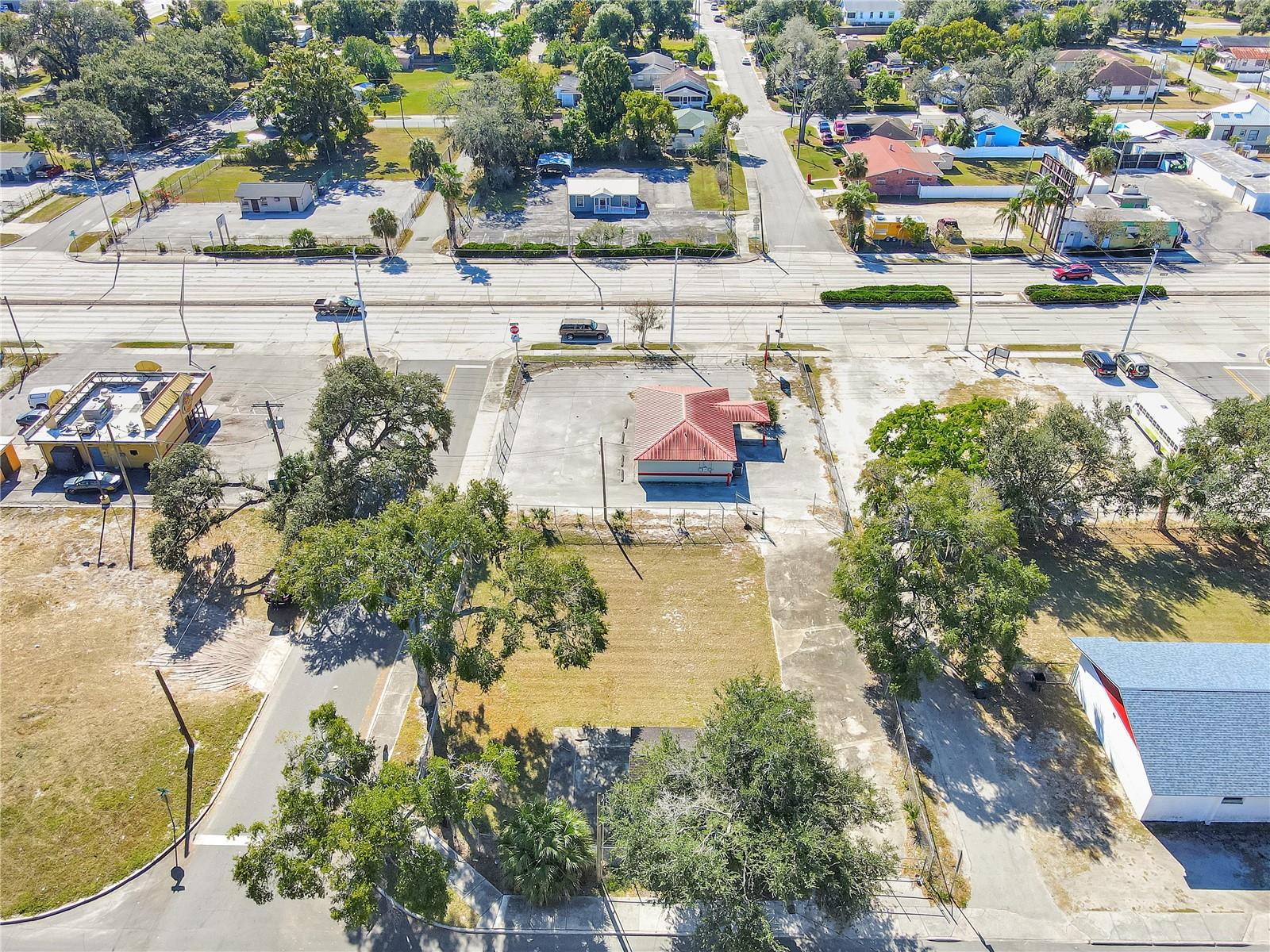 305 & 309 W MEMORIAL BLVD, LAKELAND, FL, 33801