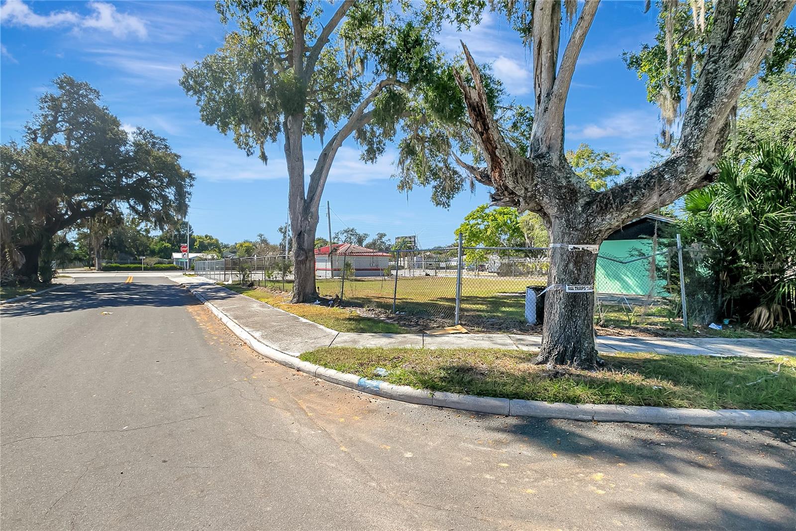 305 & 309 W MEMORIAL BLVD, LAKELAND, FL, 33801