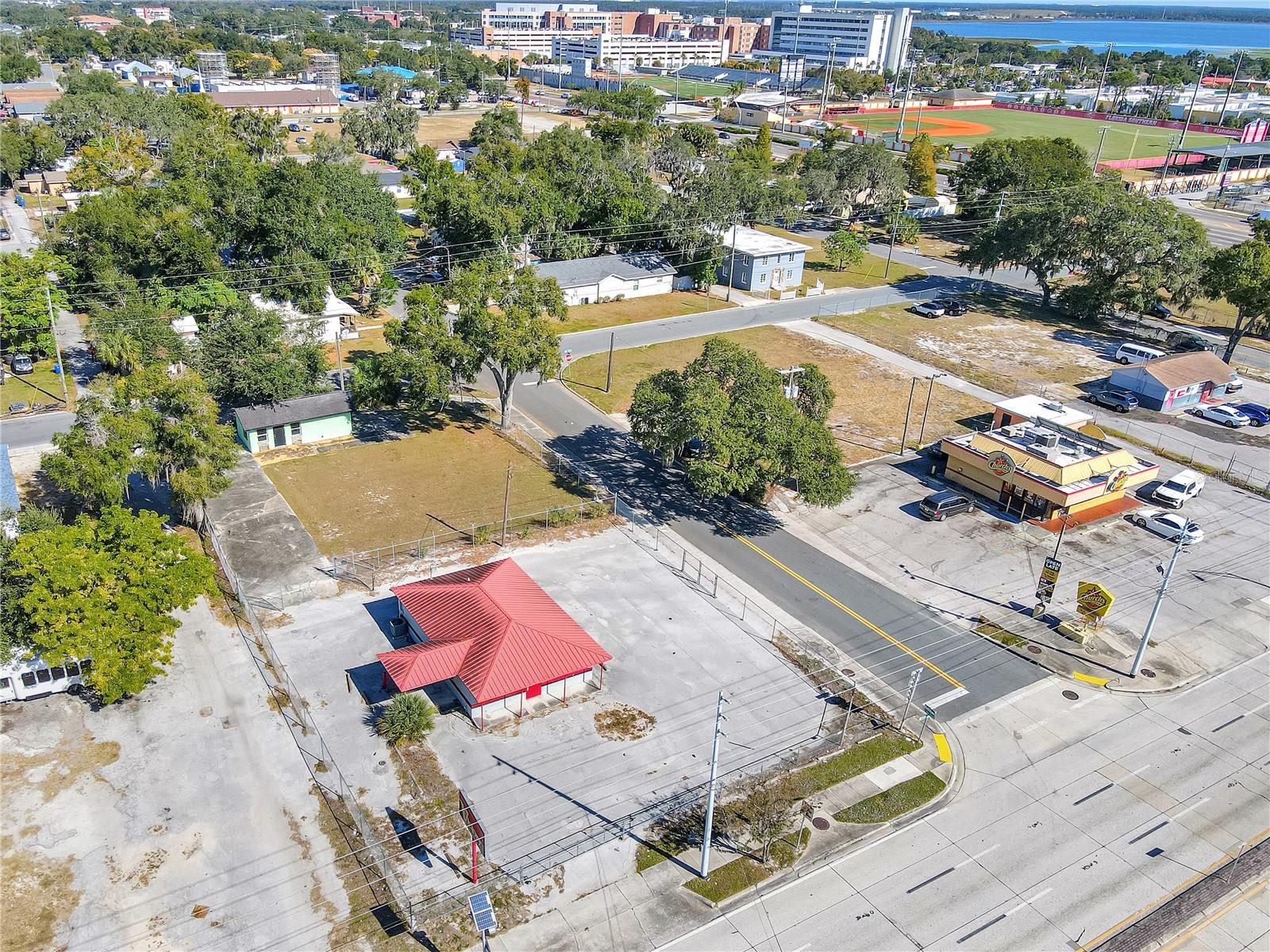 305 & 309 W MEMORIAL BLVD, LAKELAND, FL, 33801