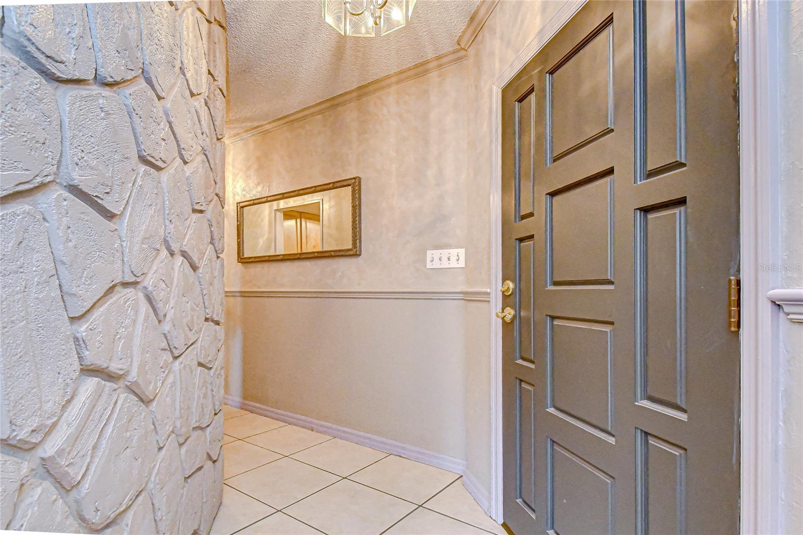 8120 N ALBANY AVE, TAMPA, FL, 33604