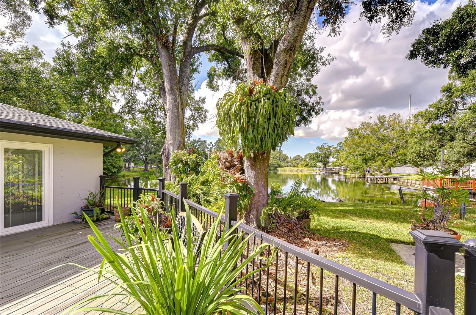 8120 N ALBANY AVE, TAMPA, FL, 33604