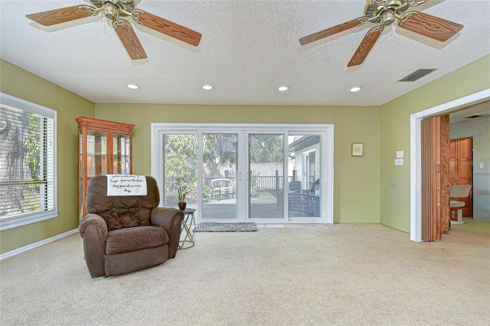 8120 N ALBANY AVE, TAMPA, FL, 33604