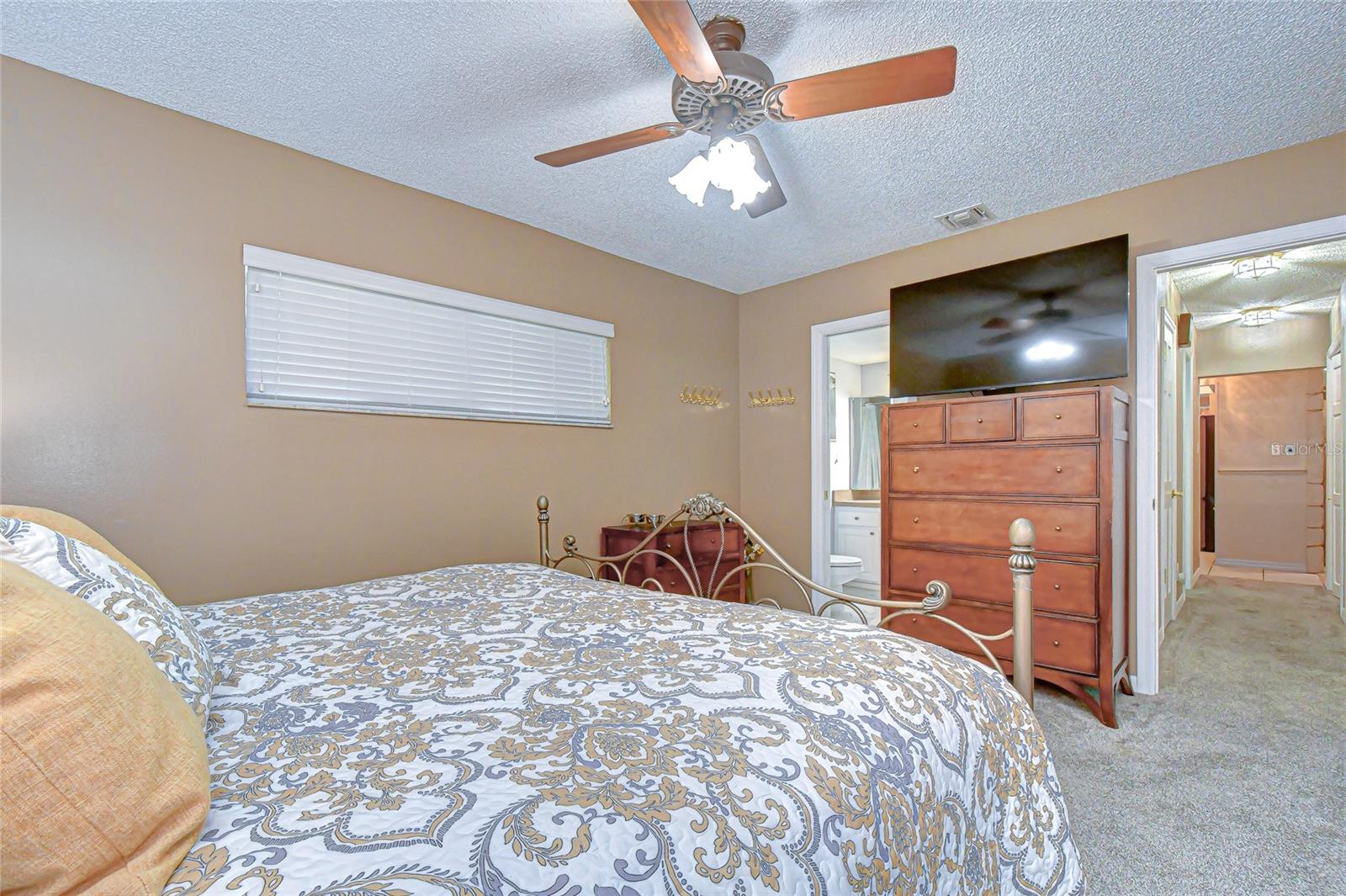 8120 N ALBANY AVE, TAMPA, FL, 33604