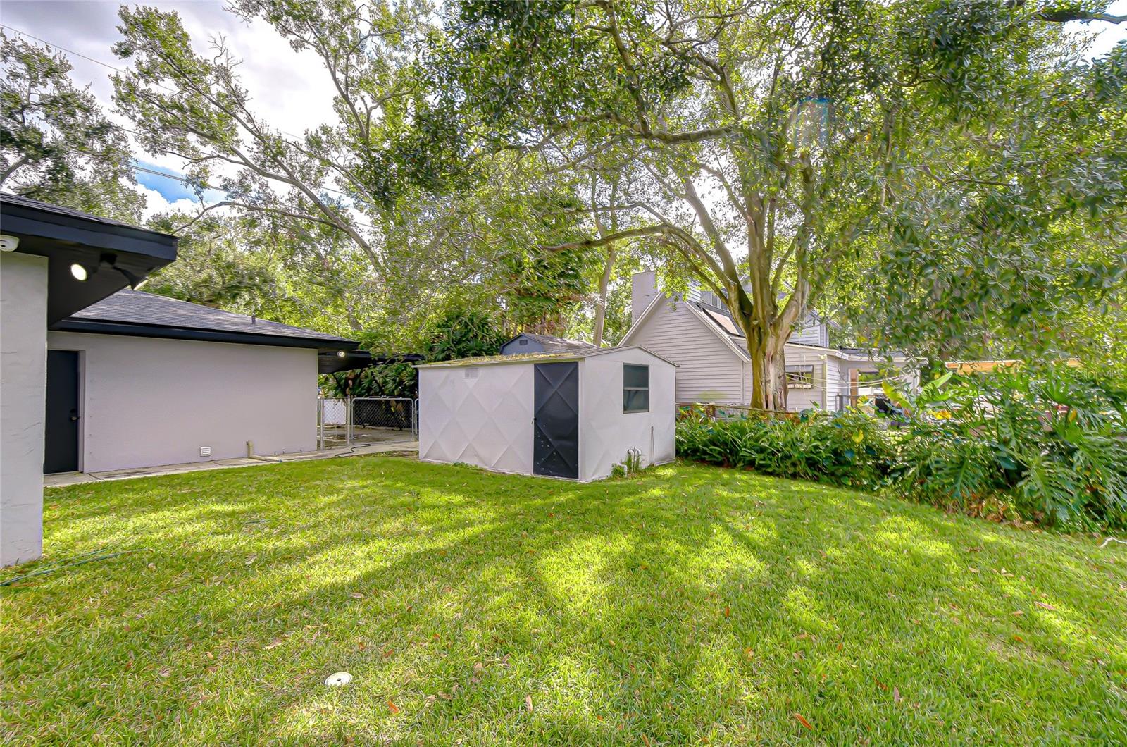 8120 N ALBANY AVE, TAMPA, FL, 33604