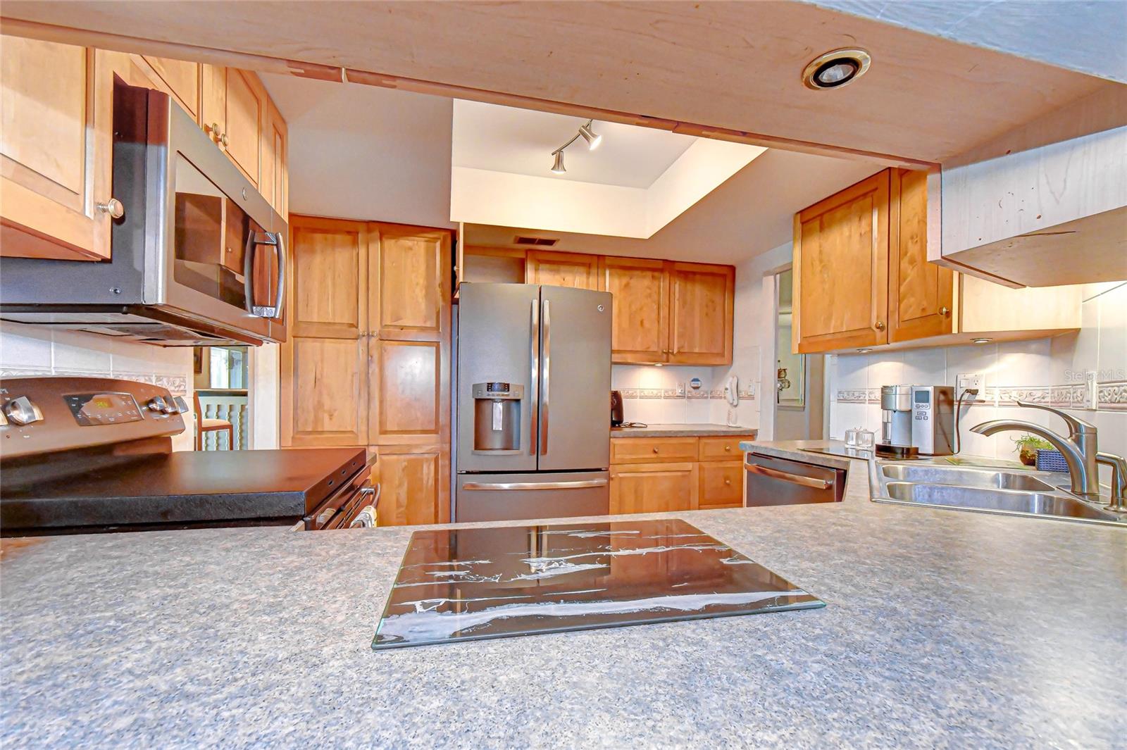 8120 N ALBANY AVE, TAMPA, FL, 33604