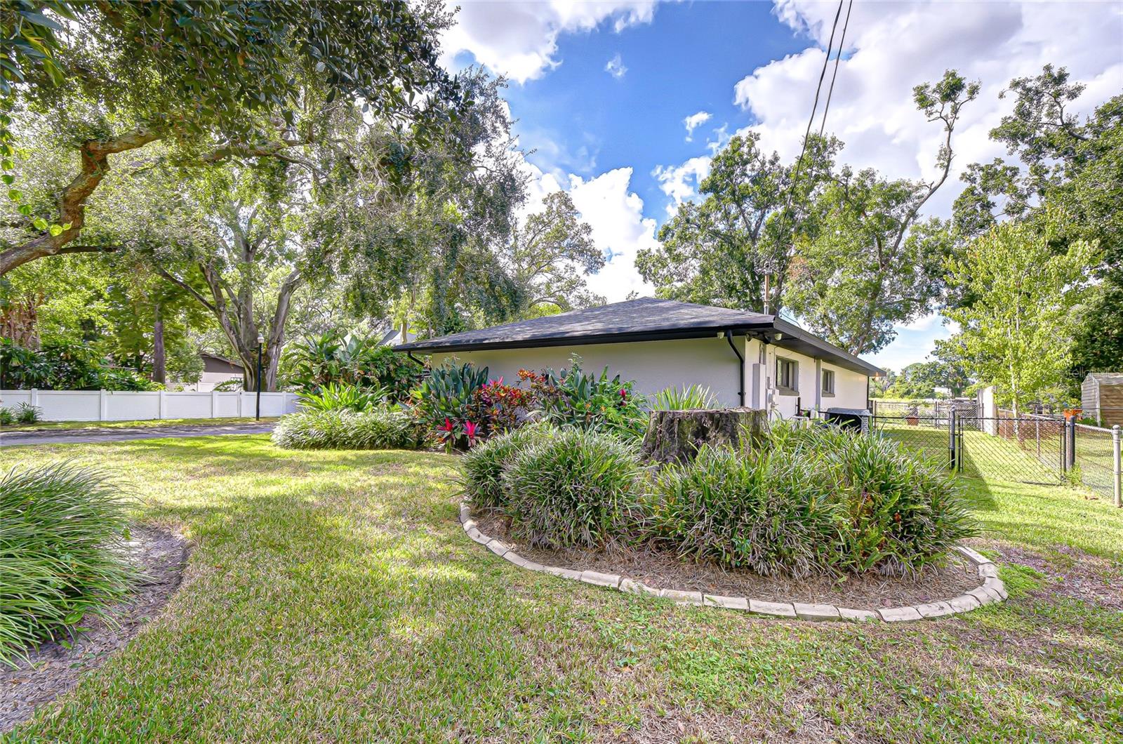 8120 N ALBANY AVE, TAMPA, FL, 33604