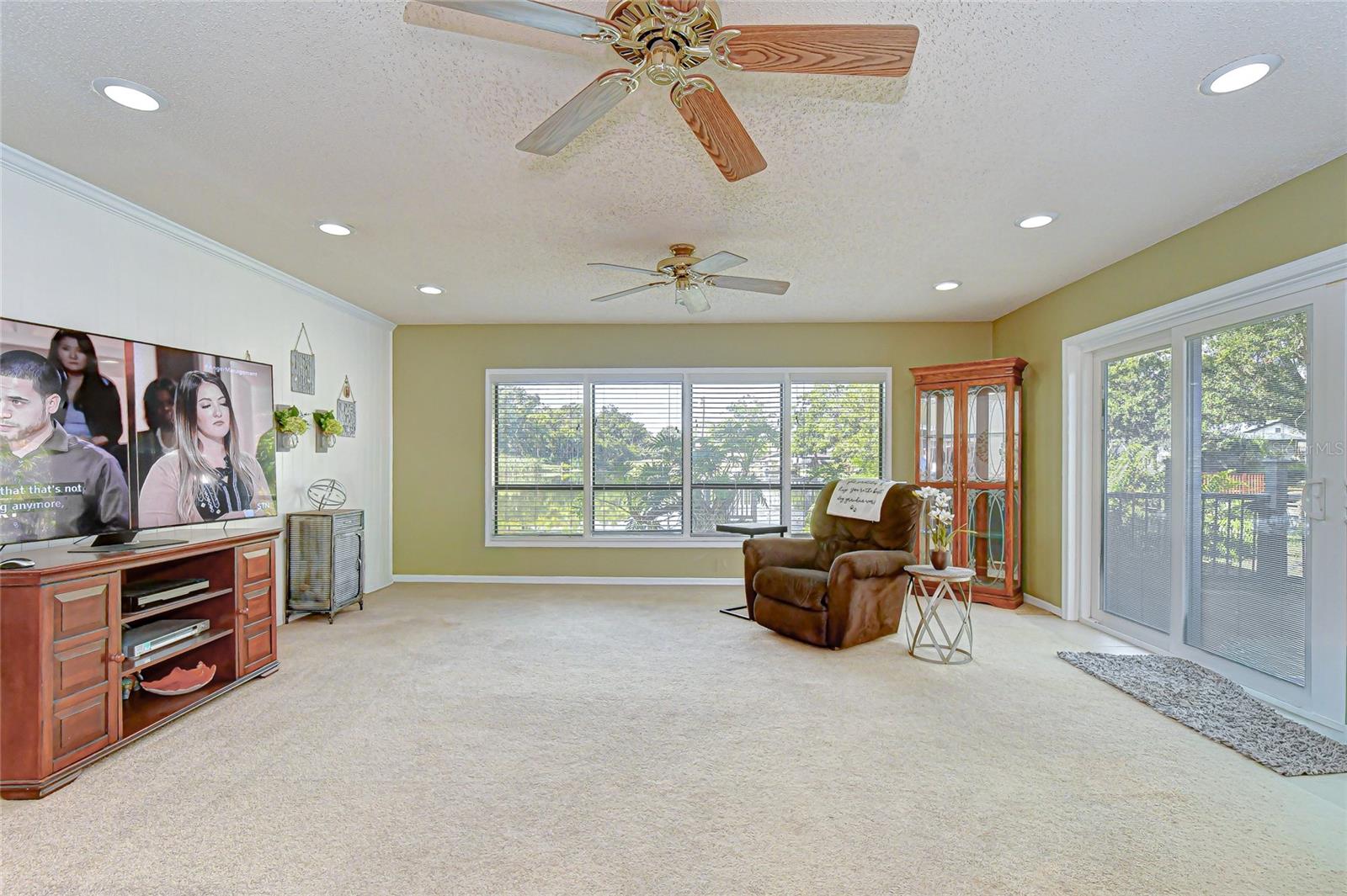 8120 N ALBANY AVE, TAMPA, FL, 33604