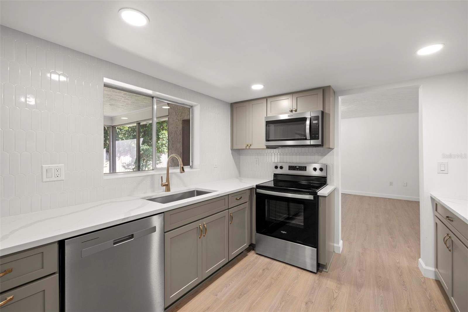 16113 TAMPA ST, LUTZ, FL, 33548