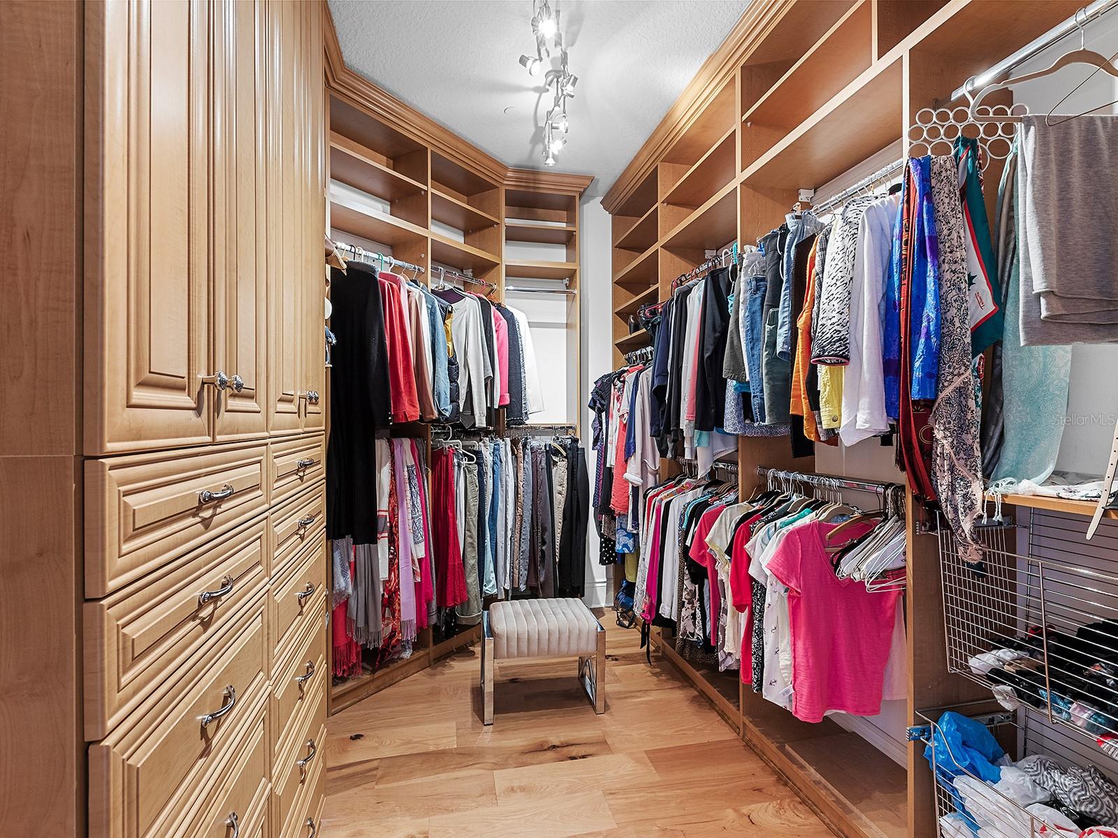 N6141427 Property Photo