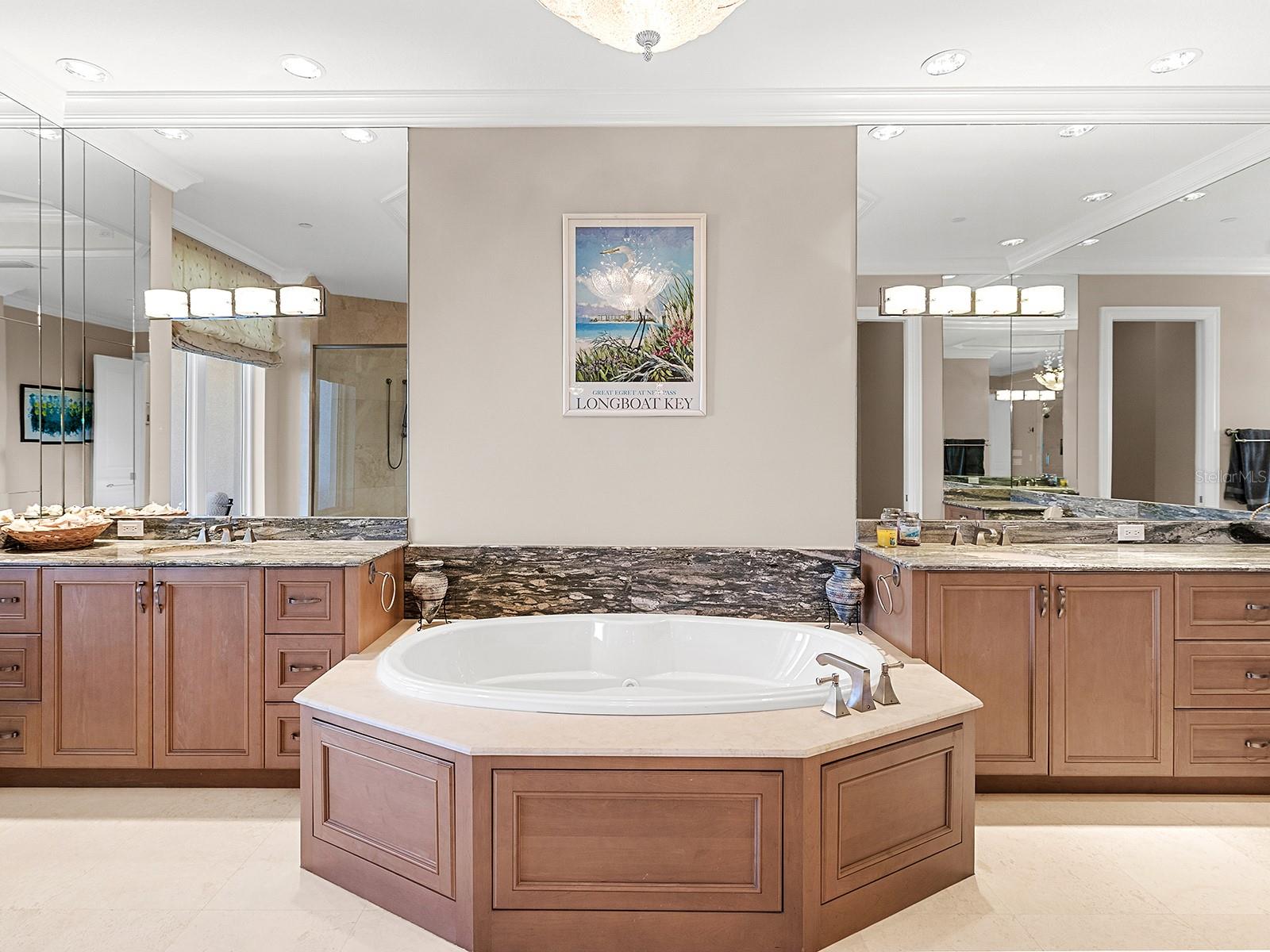 N6141427 Property Photo