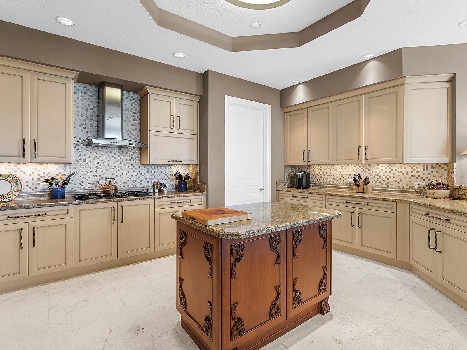 N6141427 Property Photo