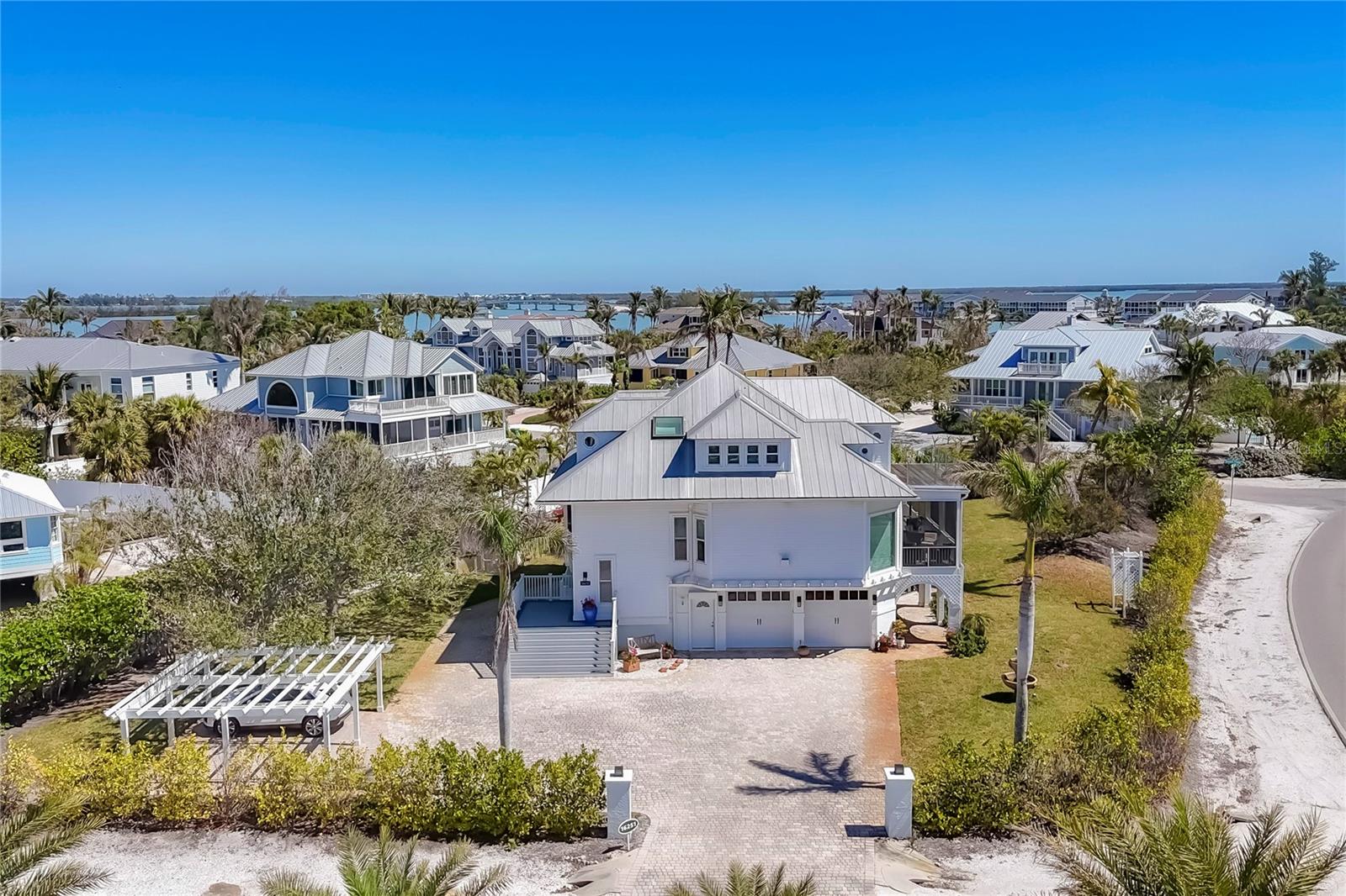 D6144731 Property Photo