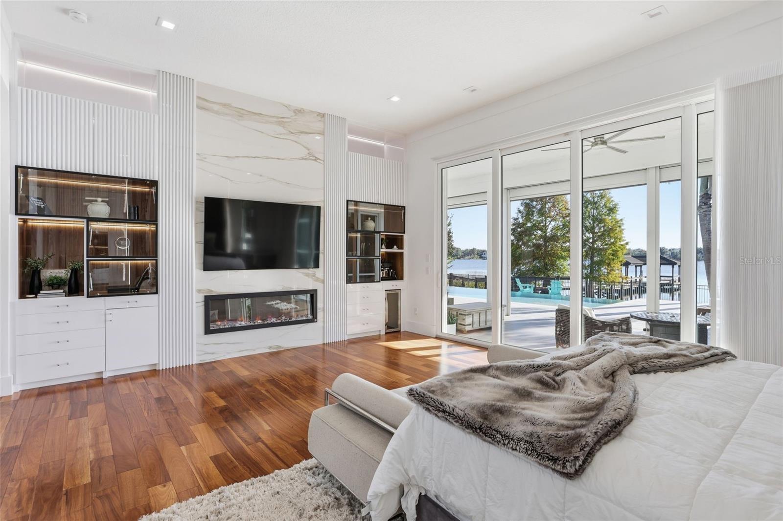 O6359990 Property Photo