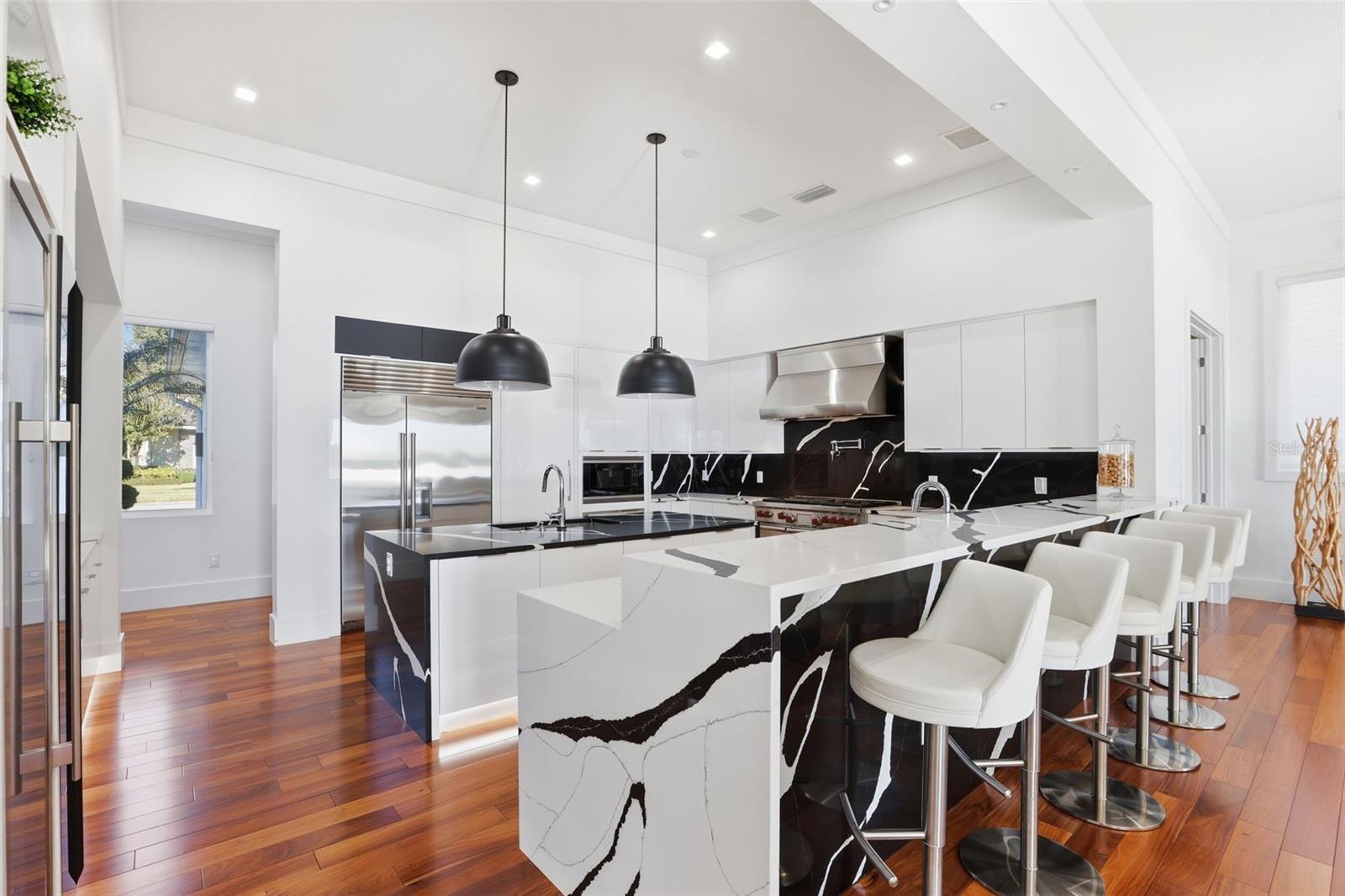 O6359990 Property Photo