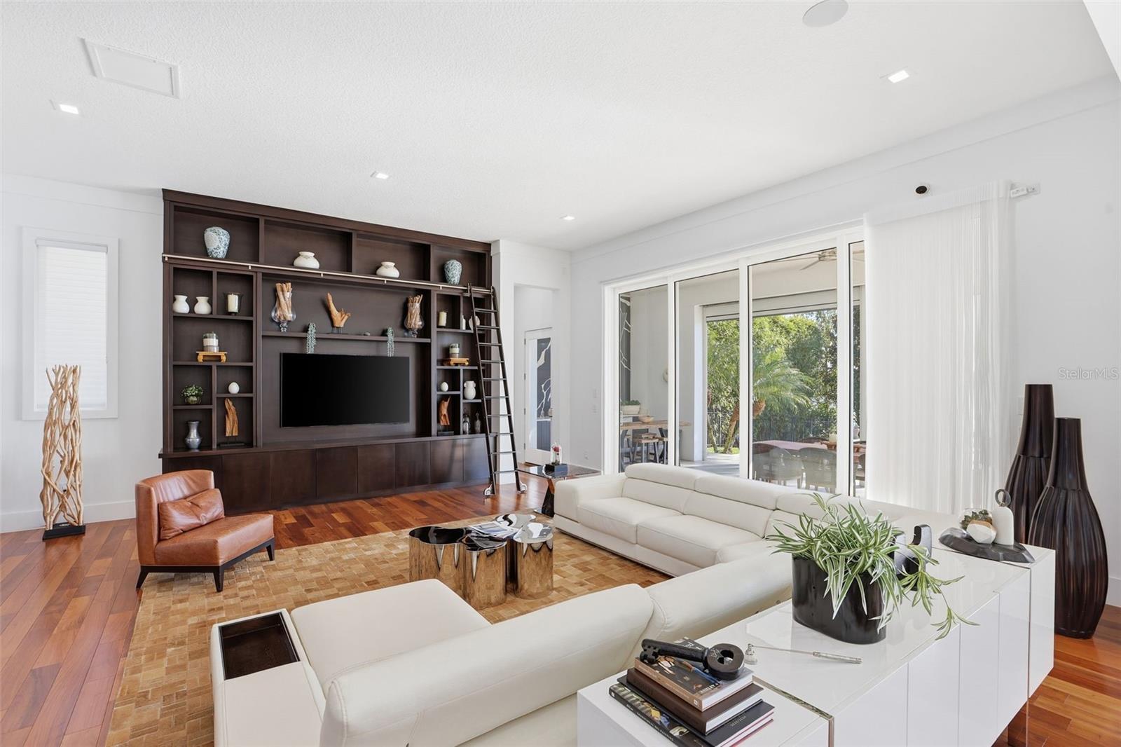 O6359990 Property Photo