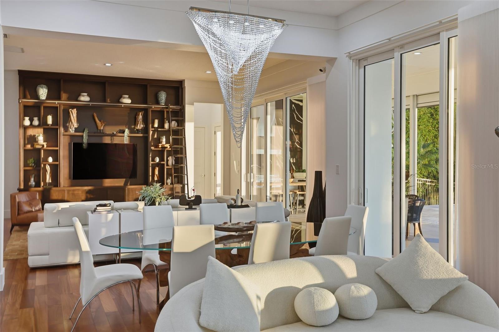 O6359990 Property Photo