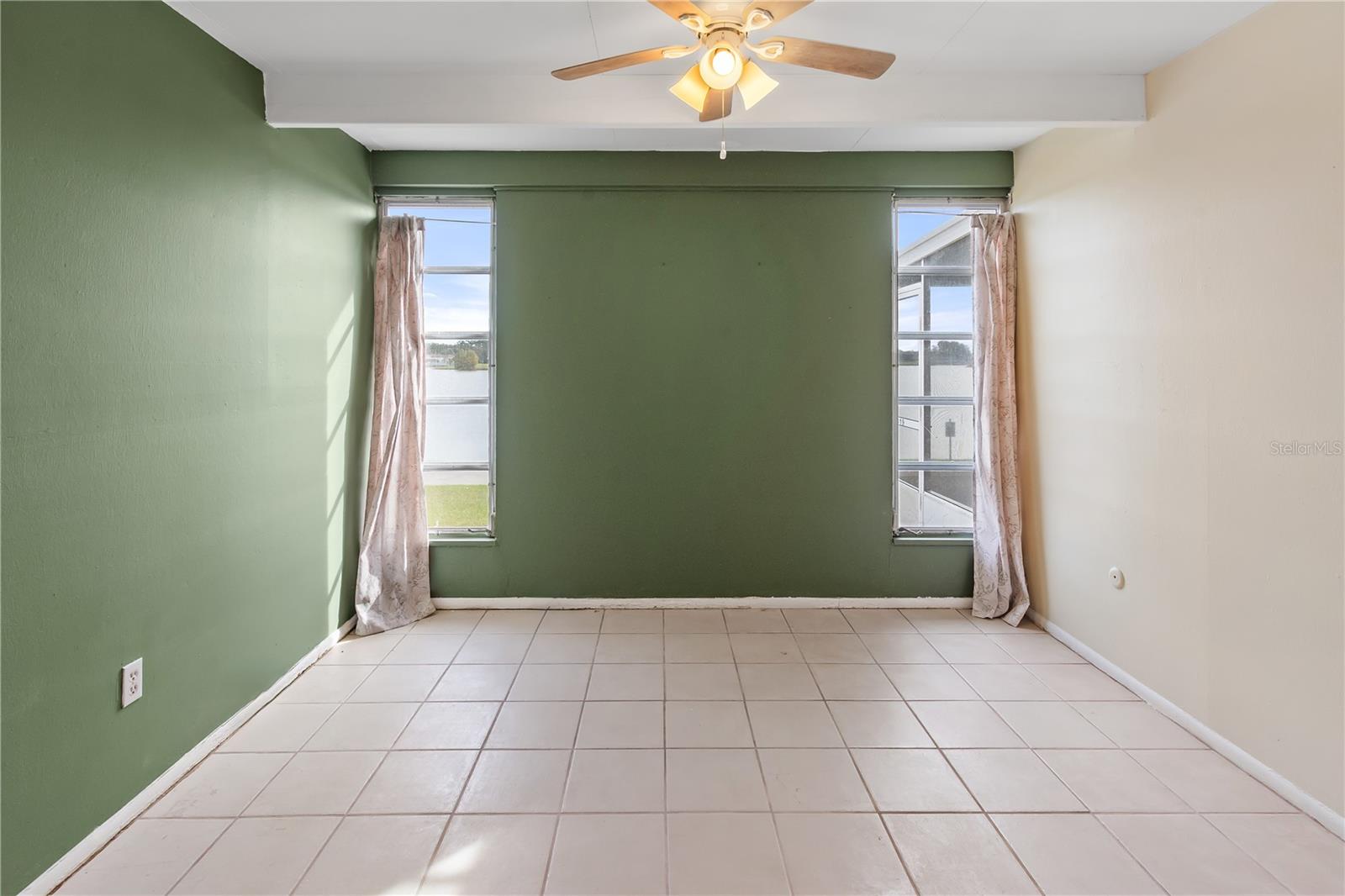 K4903139 Property Photo