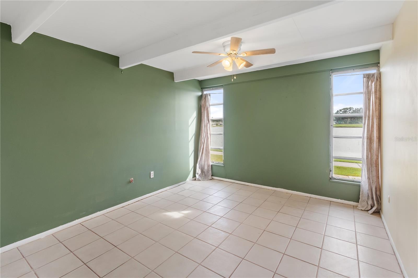 K4903139 Property Photo