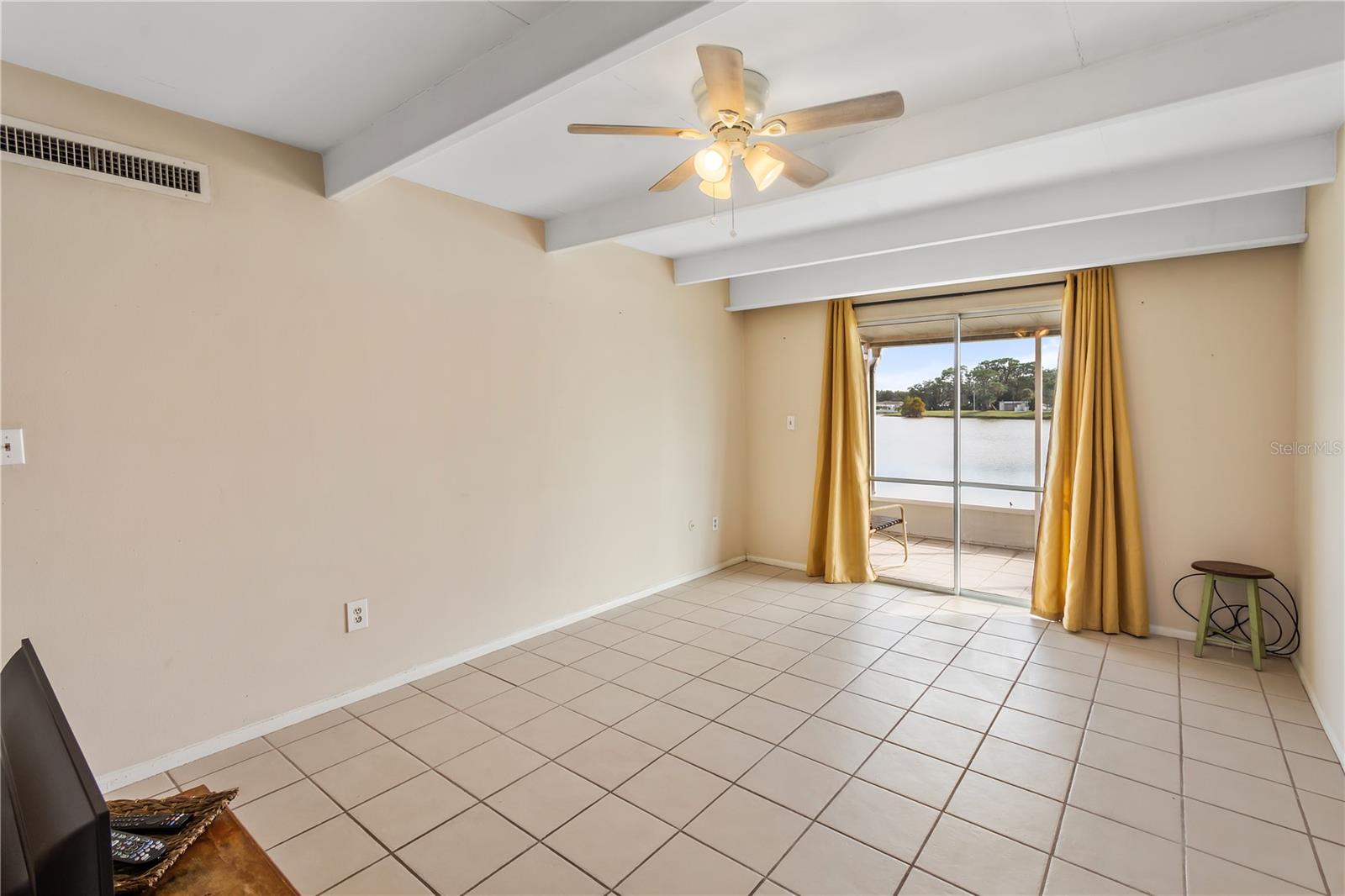 K4903139 Property Photo