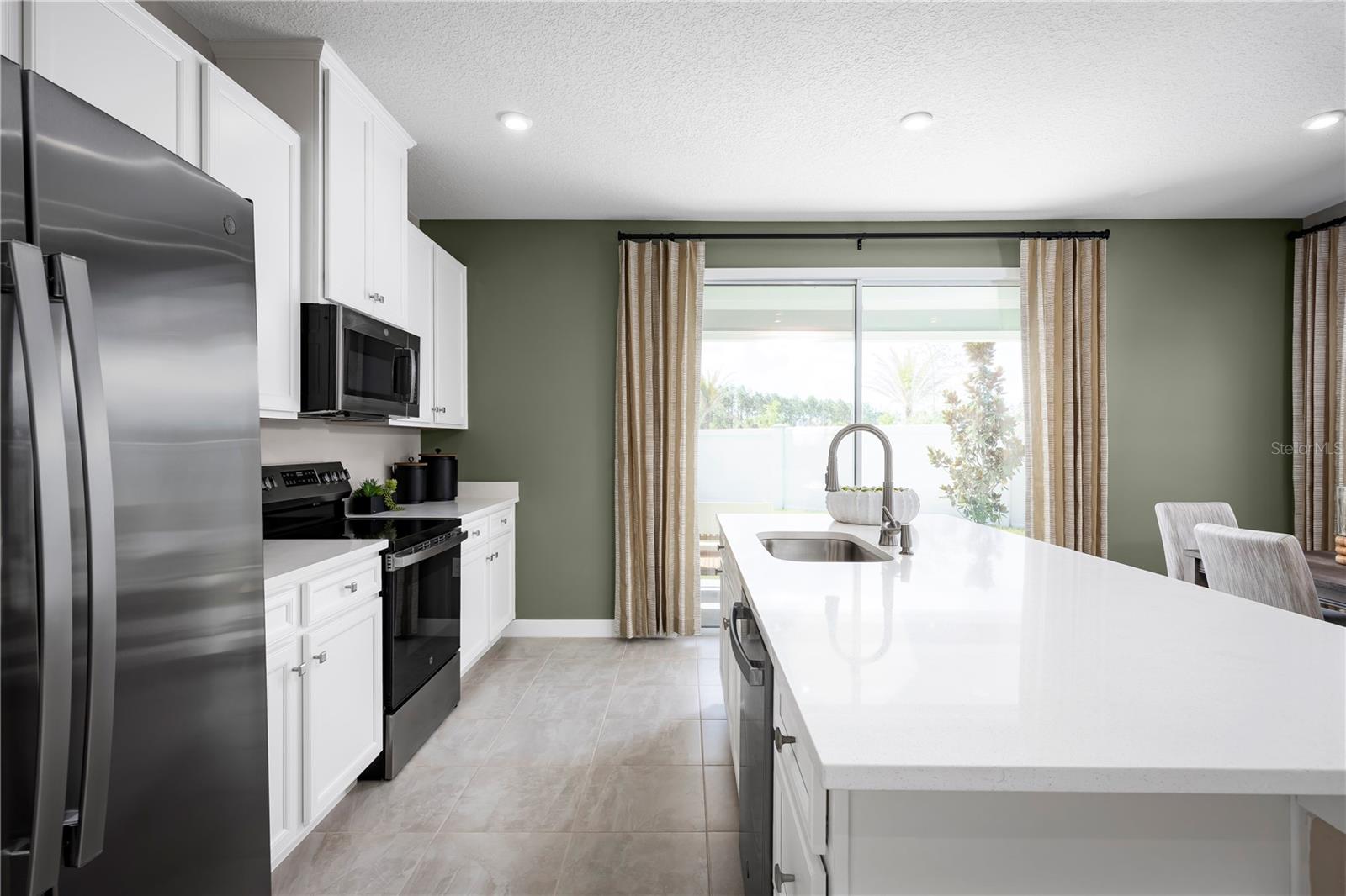 1206 PINEYWOOD FIELD DR, DAVENPORT, FL, 33837