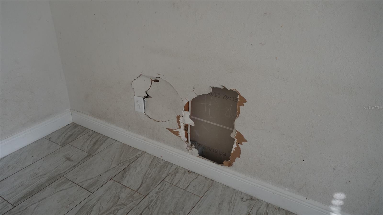 110 NW 24TH TER, CAPE CORAL, FL, 33993