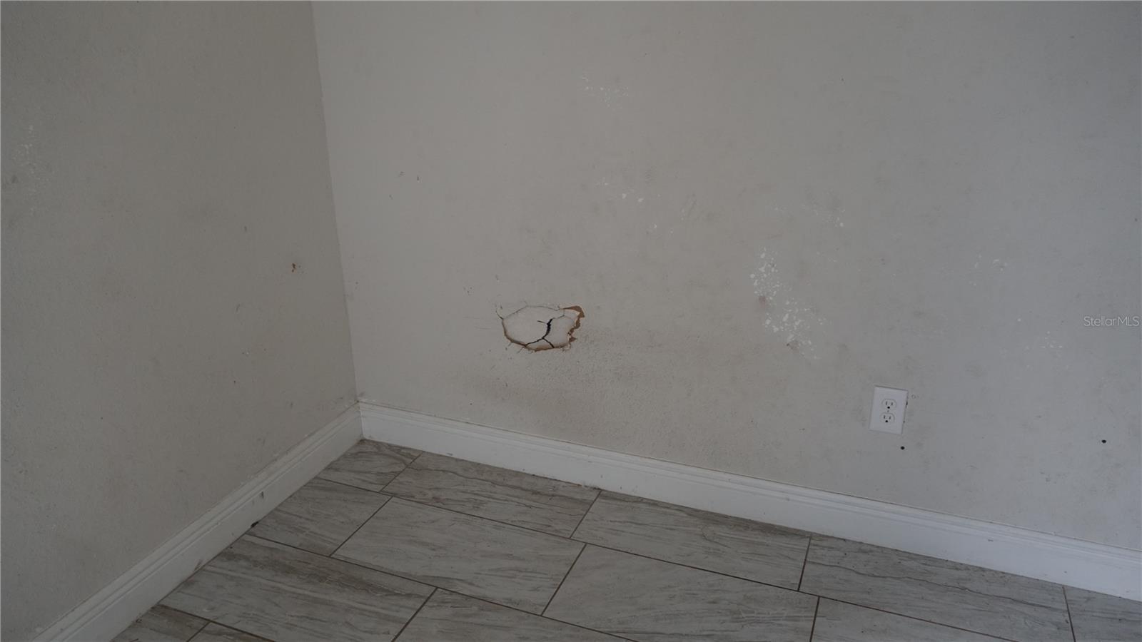 110 NW 24TH TER, CAPE CORAL, FL, 33993