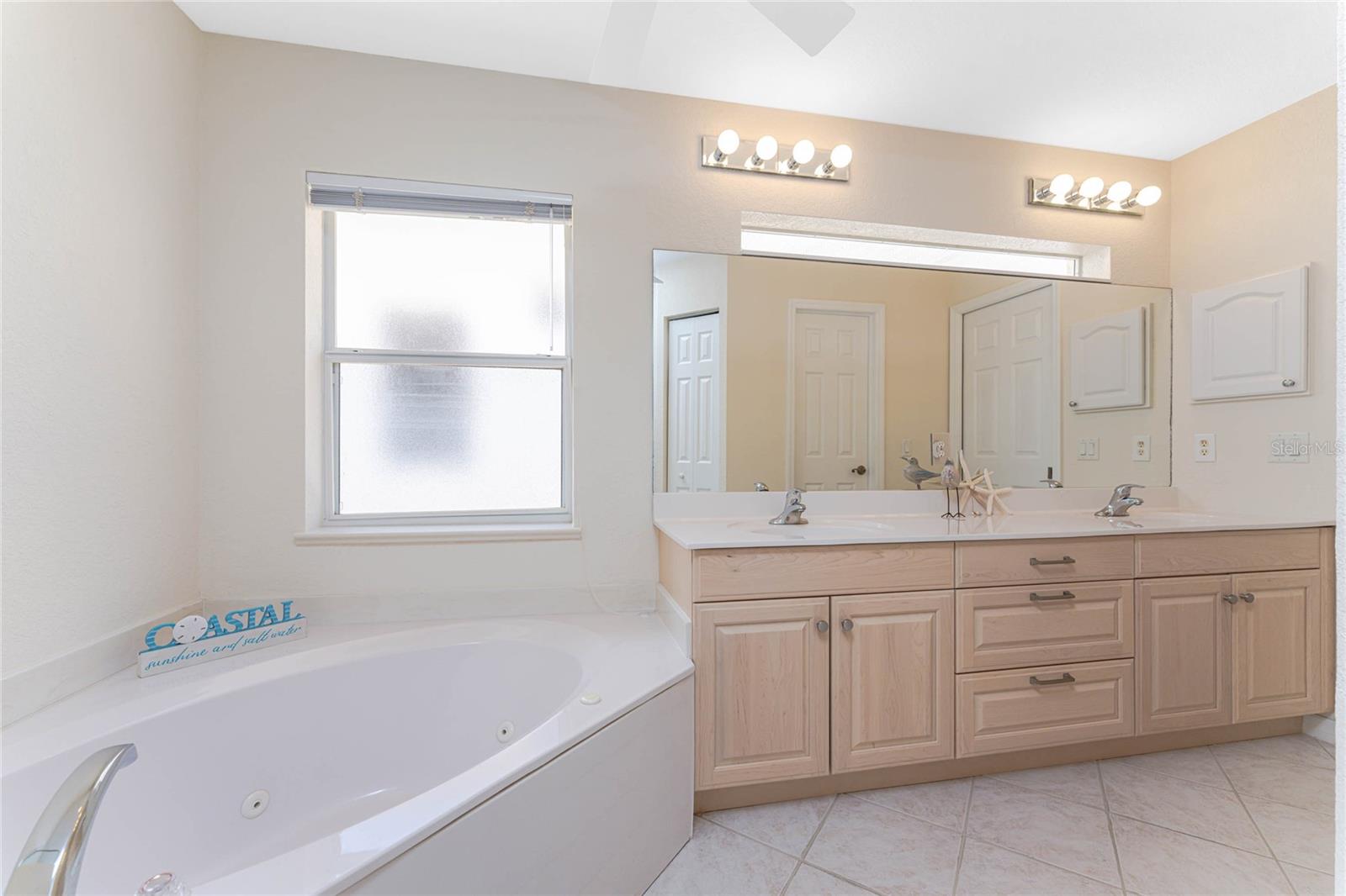 8460 GATEWAY CT, ENGLEWOOD, FL, 34224