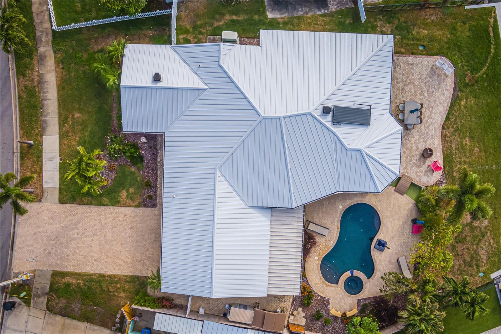 510 LEWIS BLVD SE, ST PETERSBURG, FL, 33705