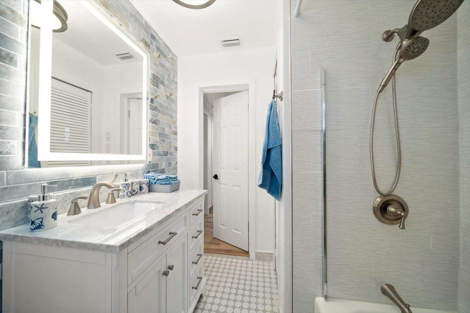 955 NARCISSUS AVE, CLEARWATER BEACH, FL, 33767