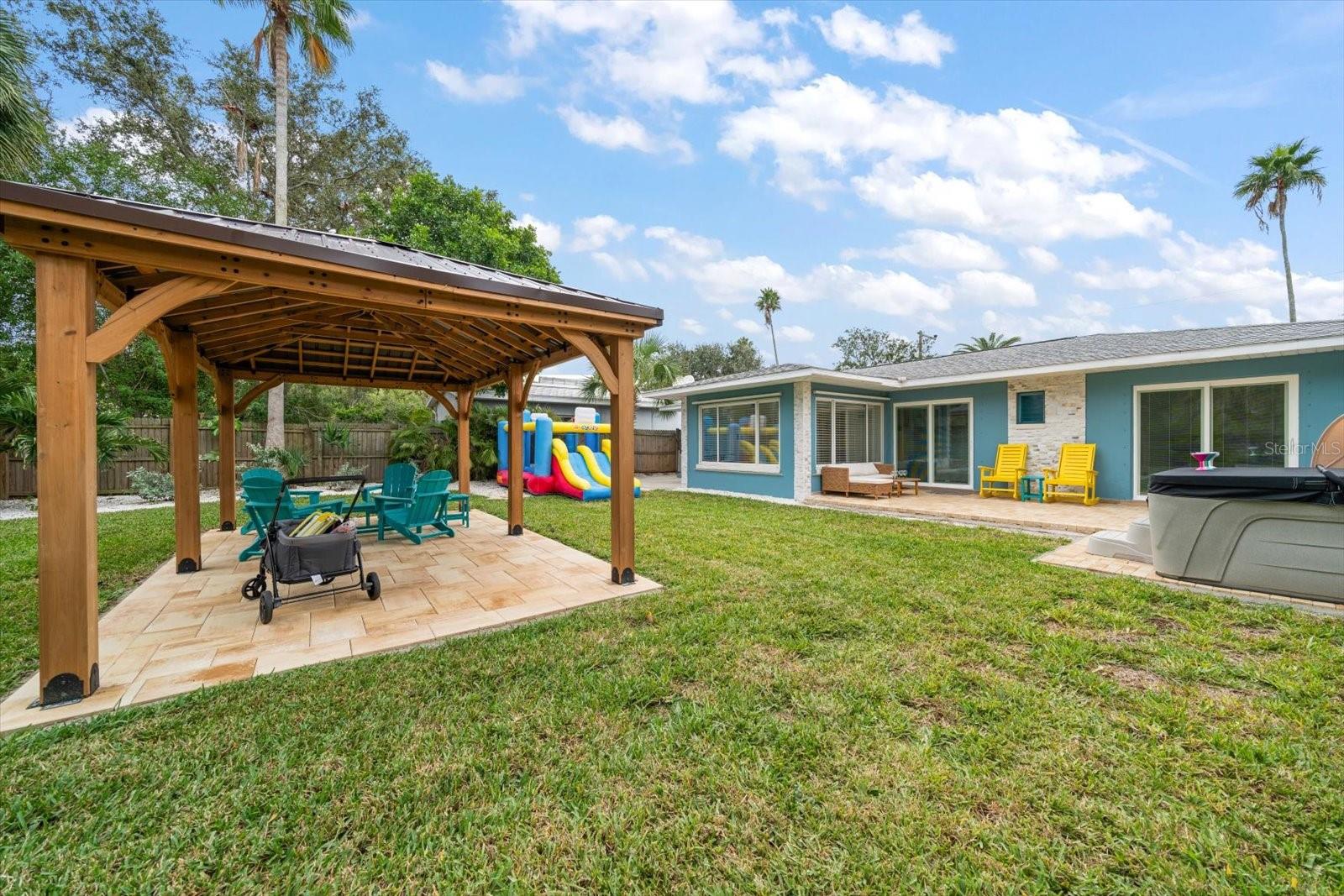 955 NARCISSUS AVE, CLEARWATER BEACH, FL, 33767