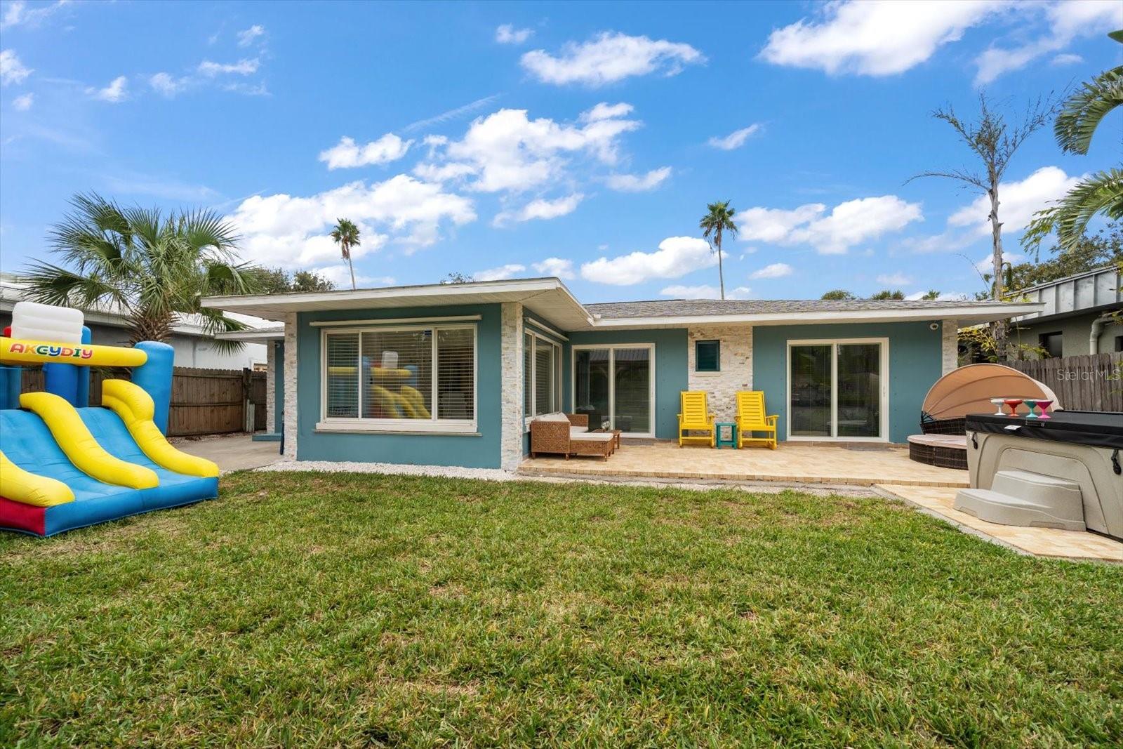 955 NARCISSUS AVE, CLEARWATER BEACH, FL, 33767