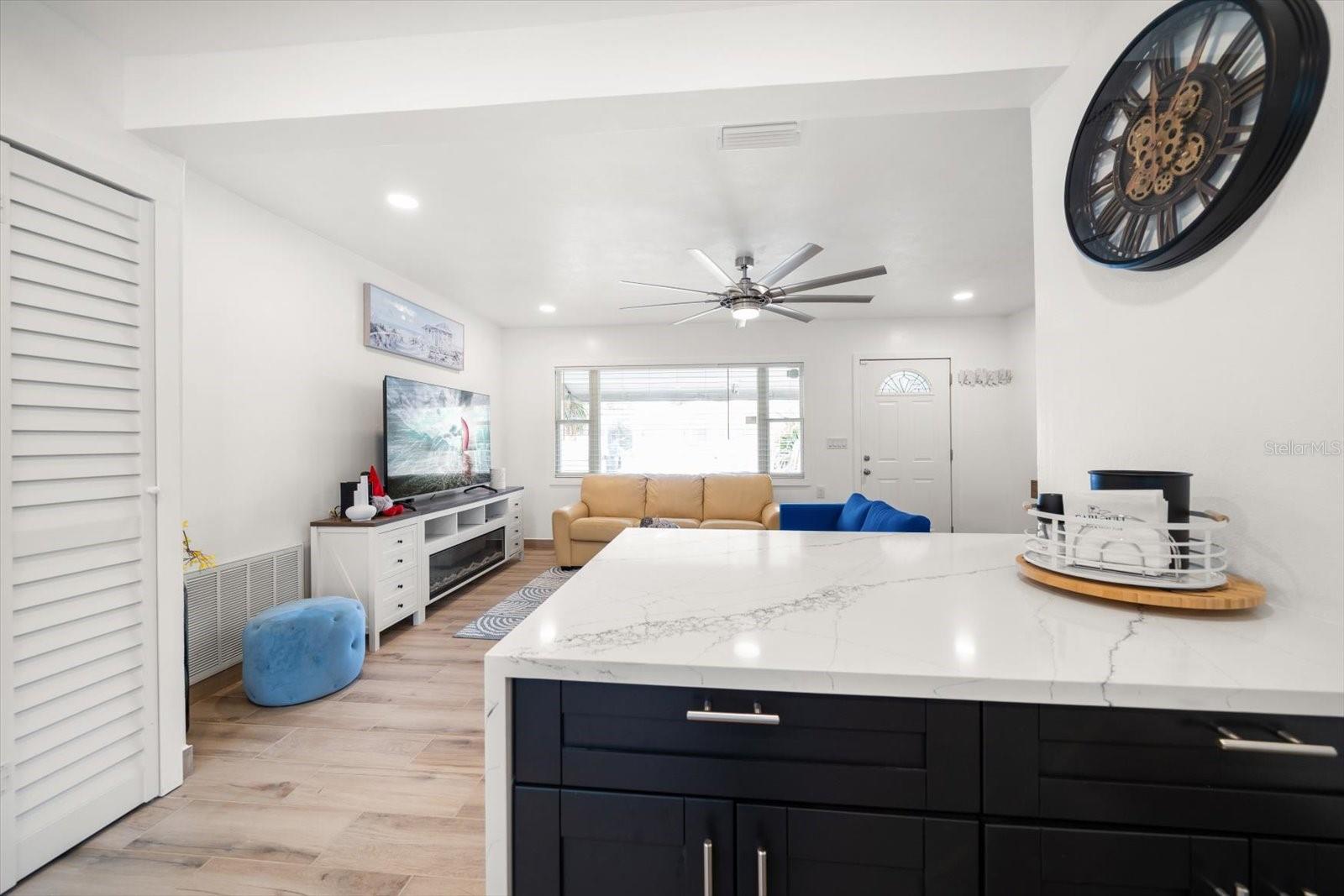 955 NARCISSUS AVE, CLEARWATER BEACH, FL, 33767