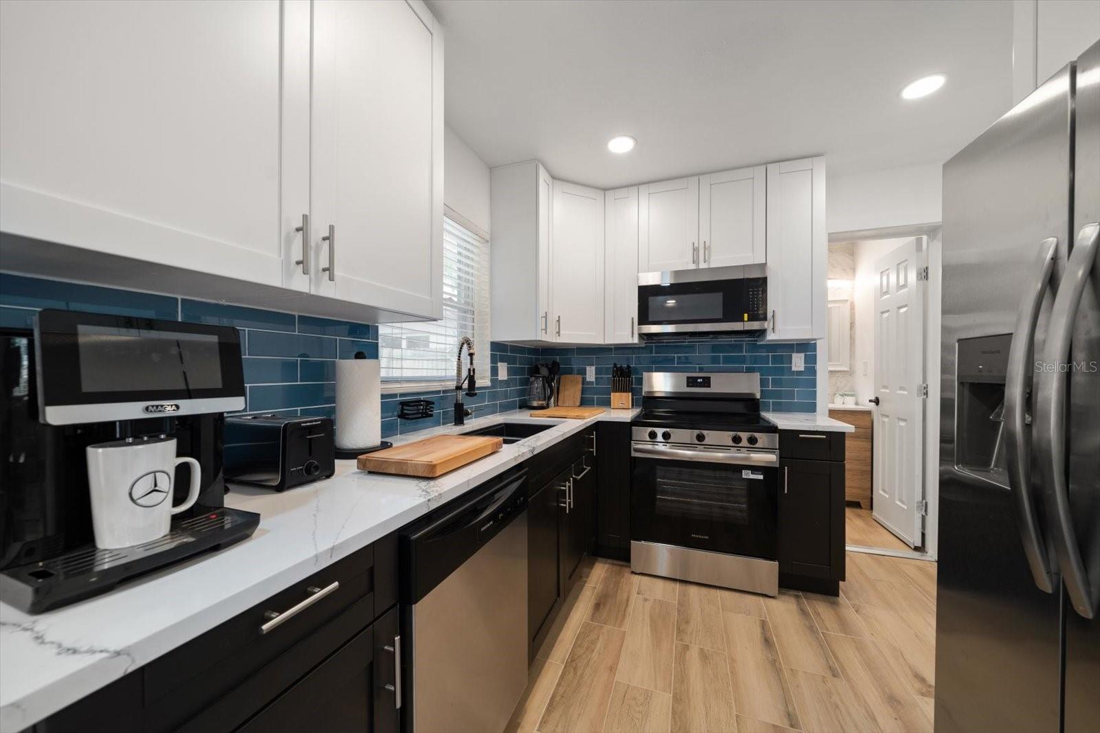 955 NARCISSUS AVE, CLEARWATER BEACH, FL, 33767