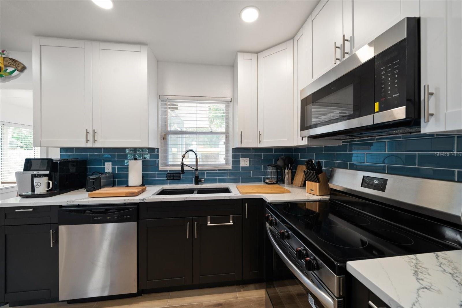 955 NARCISSUS AVE, CLEARWATER BEACH, FL, 33767