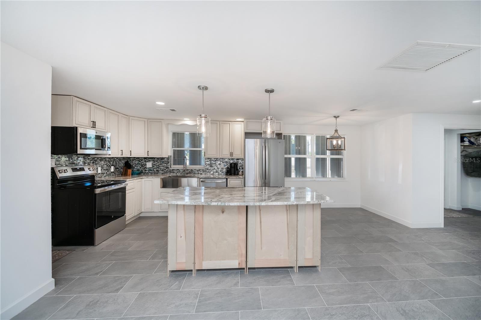 2820 MARLIN PL, PUNTA GORDA, FL, 33950