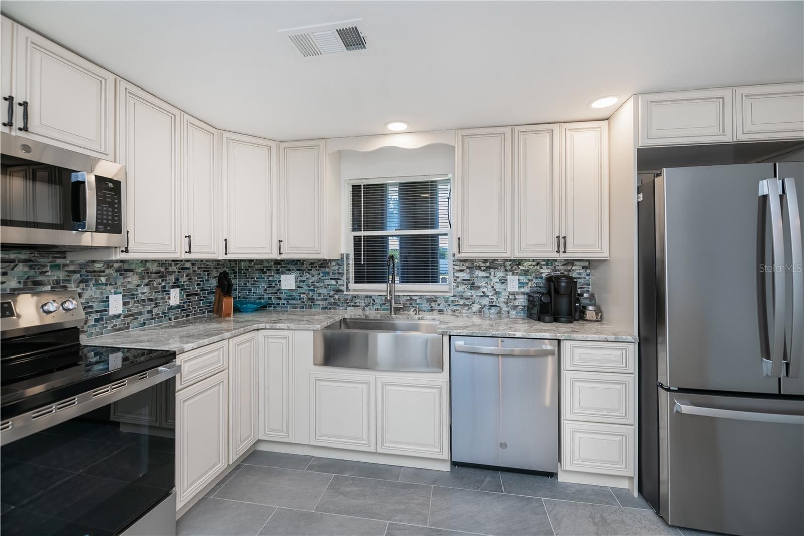 2820 MARLIN PL, PUNTA GORDA, FL, 33950