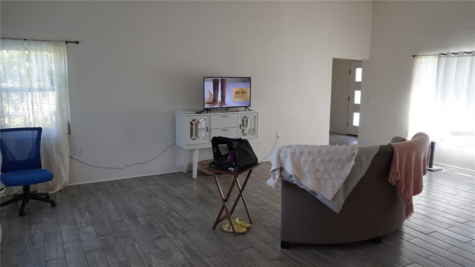 123 STANDISH CIR, NORTH FORT MYERS, FL, 33903