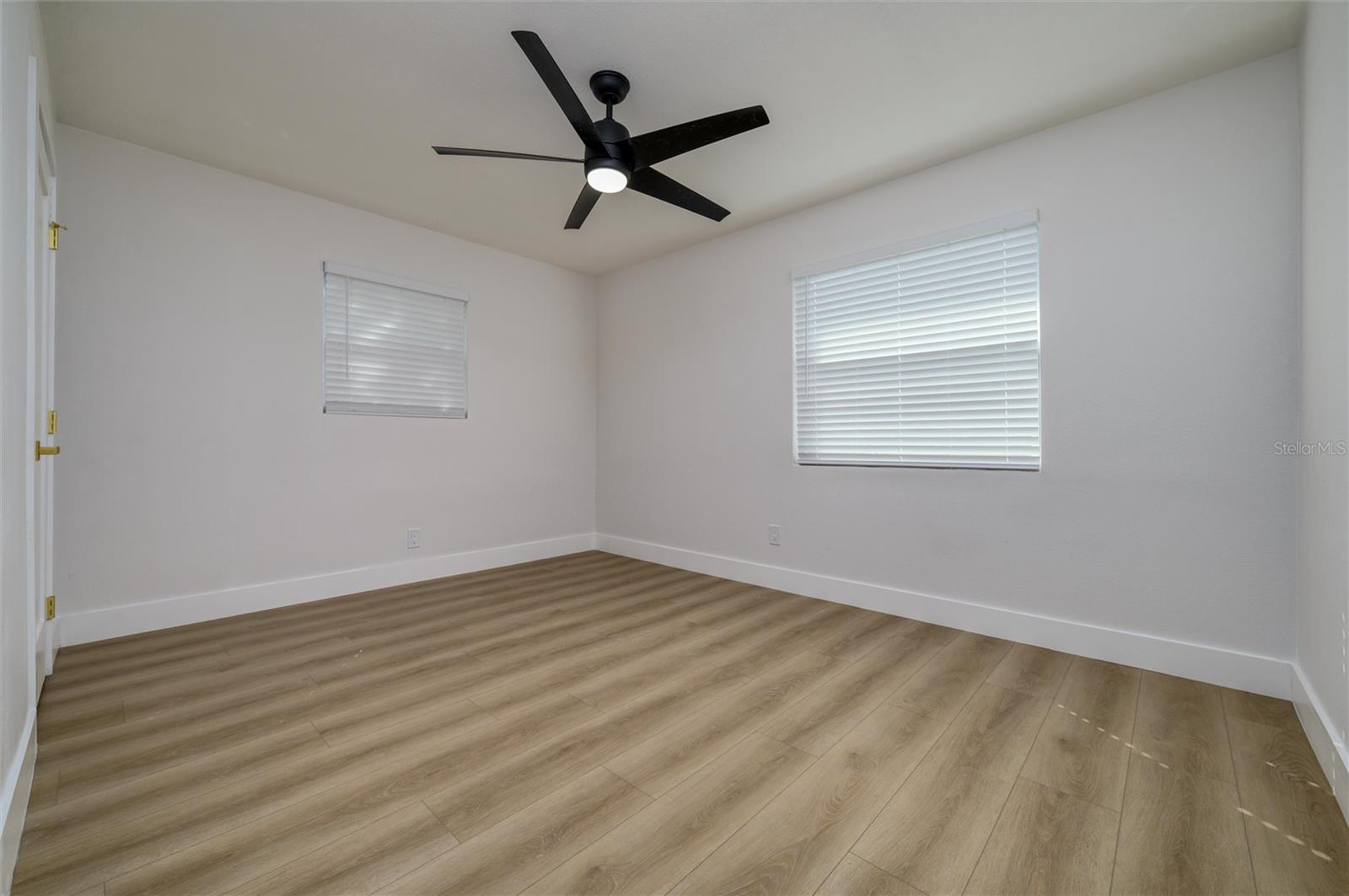 463 DAVISON AVE NE, ST PETERSBURG, FL, 33703