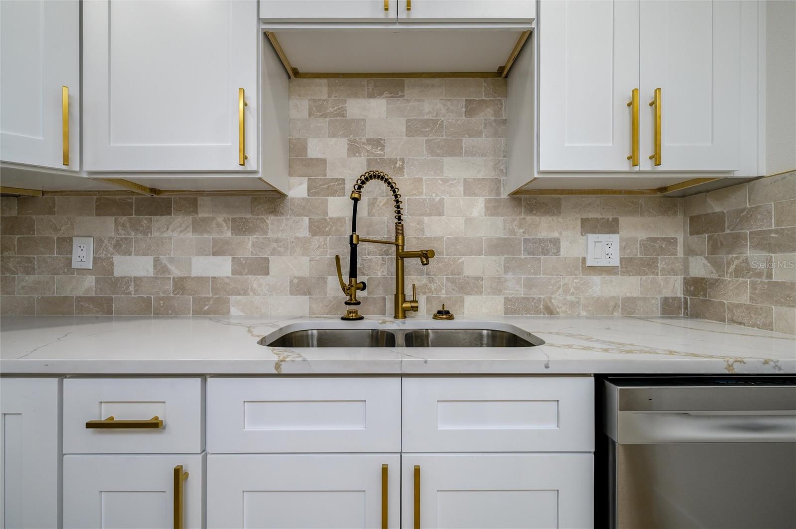 463 DAVISON AVE NE, ST PETERSBURG, FL, 33703