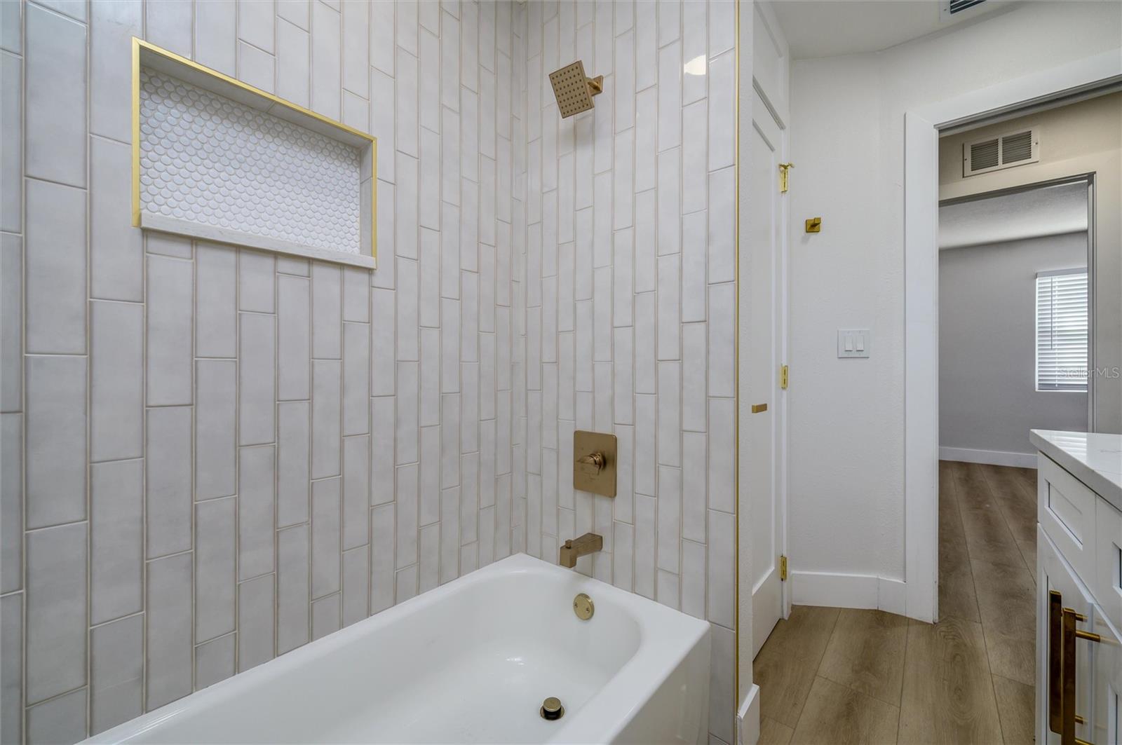 463 DAVISON AVE NE, ST PETERSBURG, FL, 33703