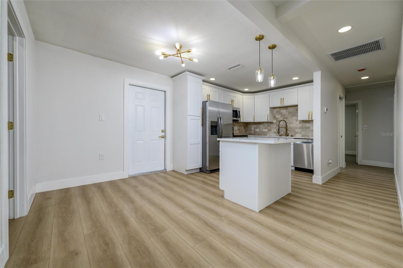 463 DAVISON AVE NE, ST PETERSBURG, FL, 33703