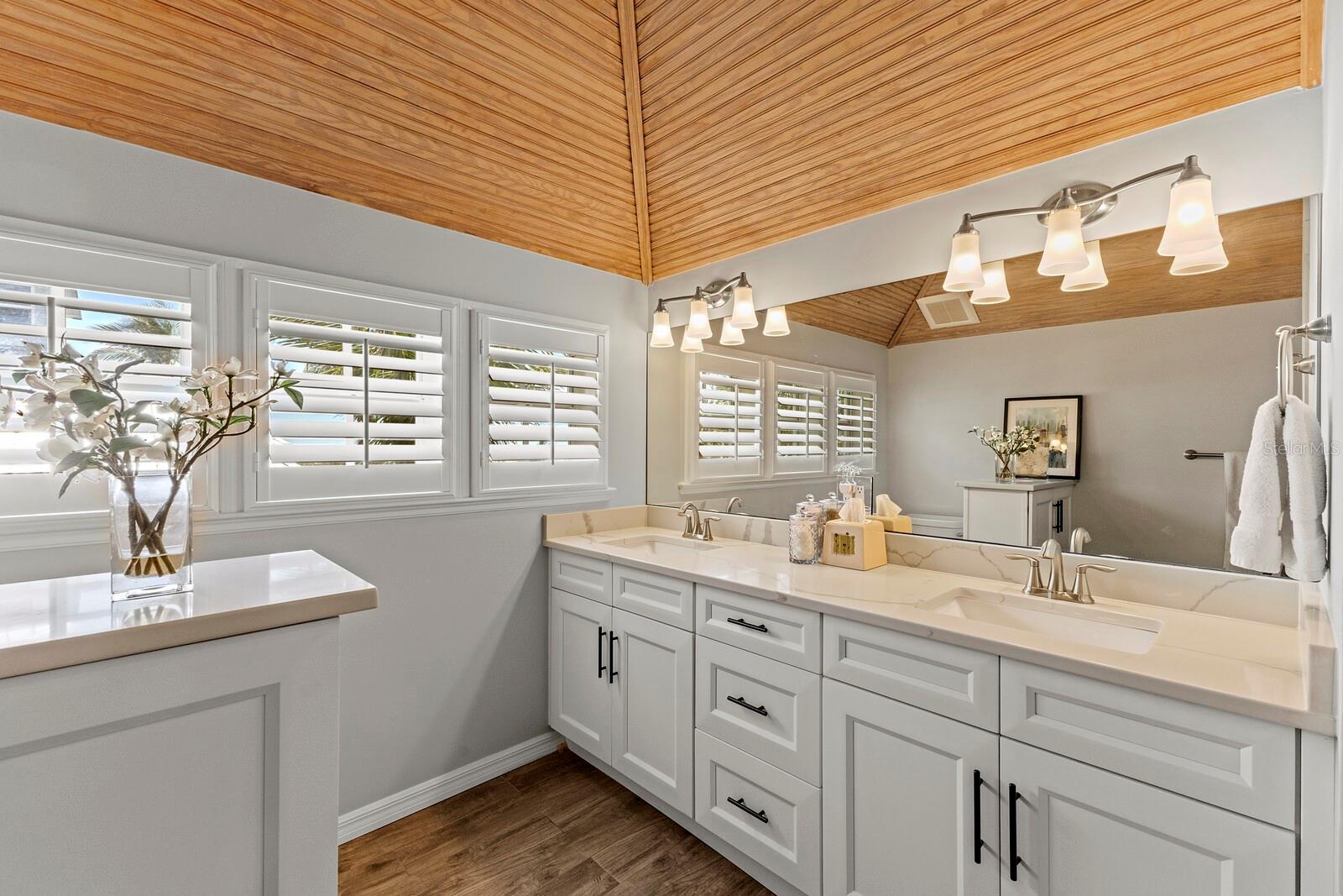 D6144740 Property Photo