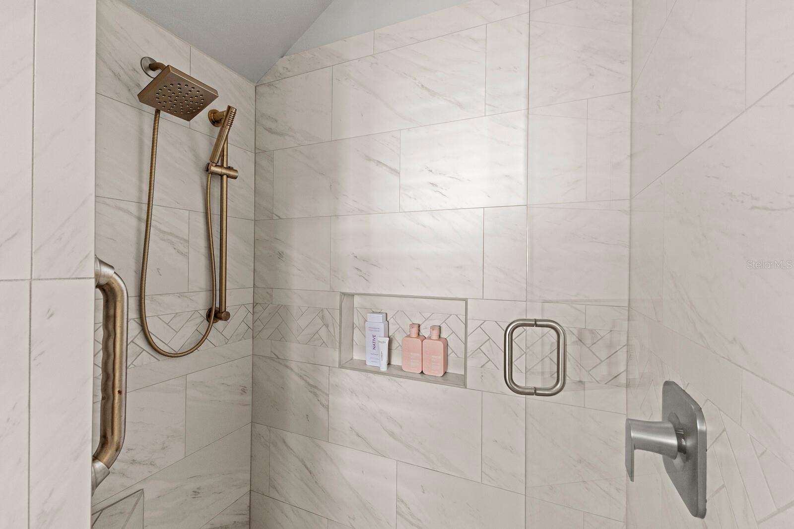 D6144740 Property Photo