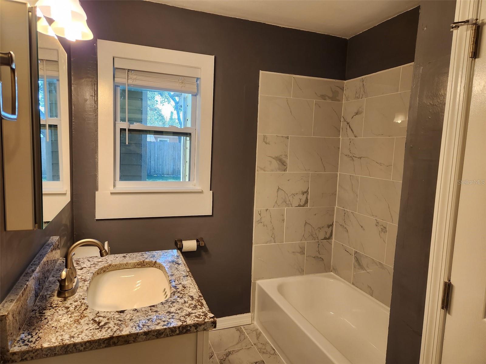 2011 11TH ST W, BRADENTON, FL, 34205