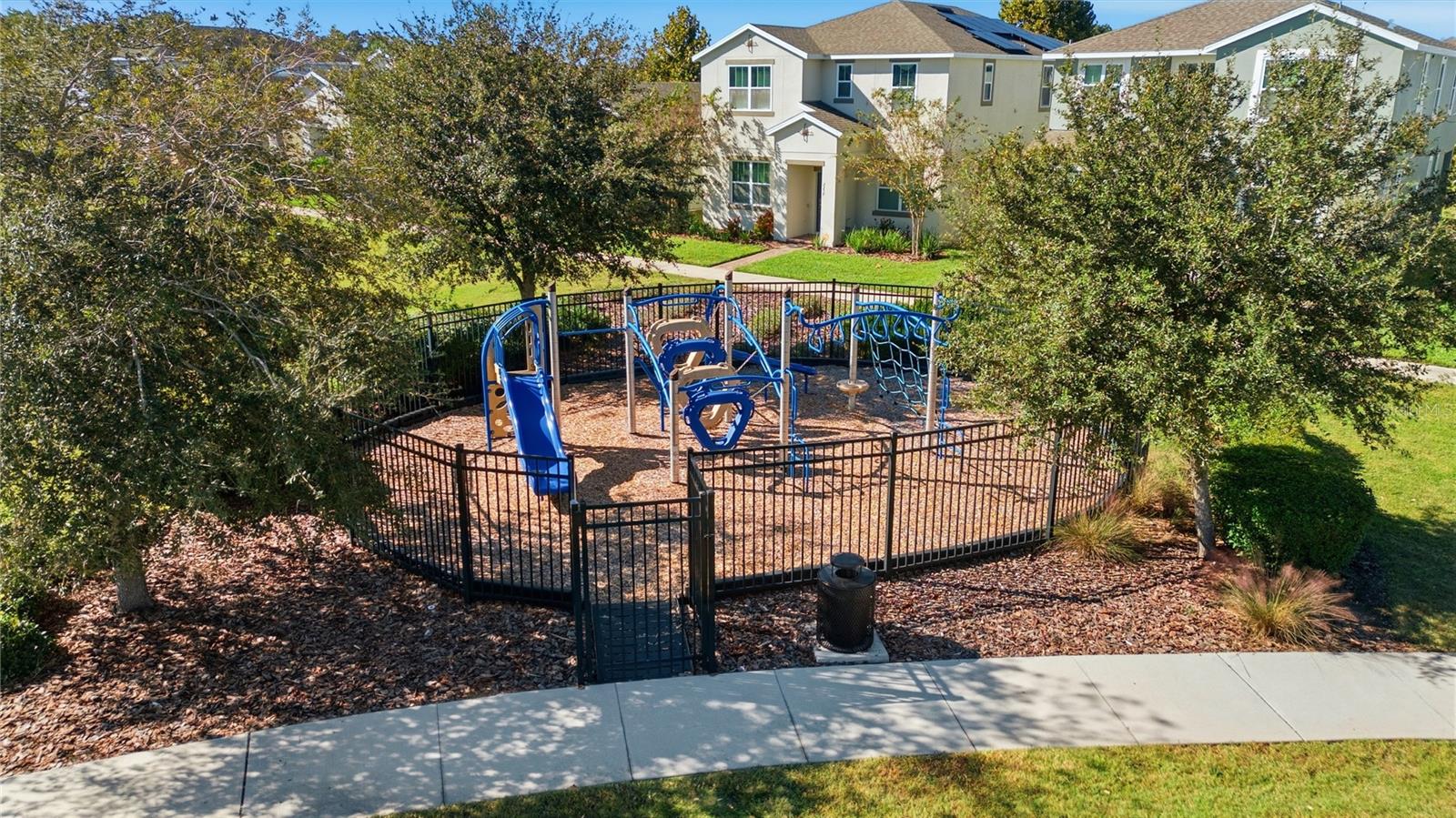 737 PANICAL DR, APOPKA, FL, 32703