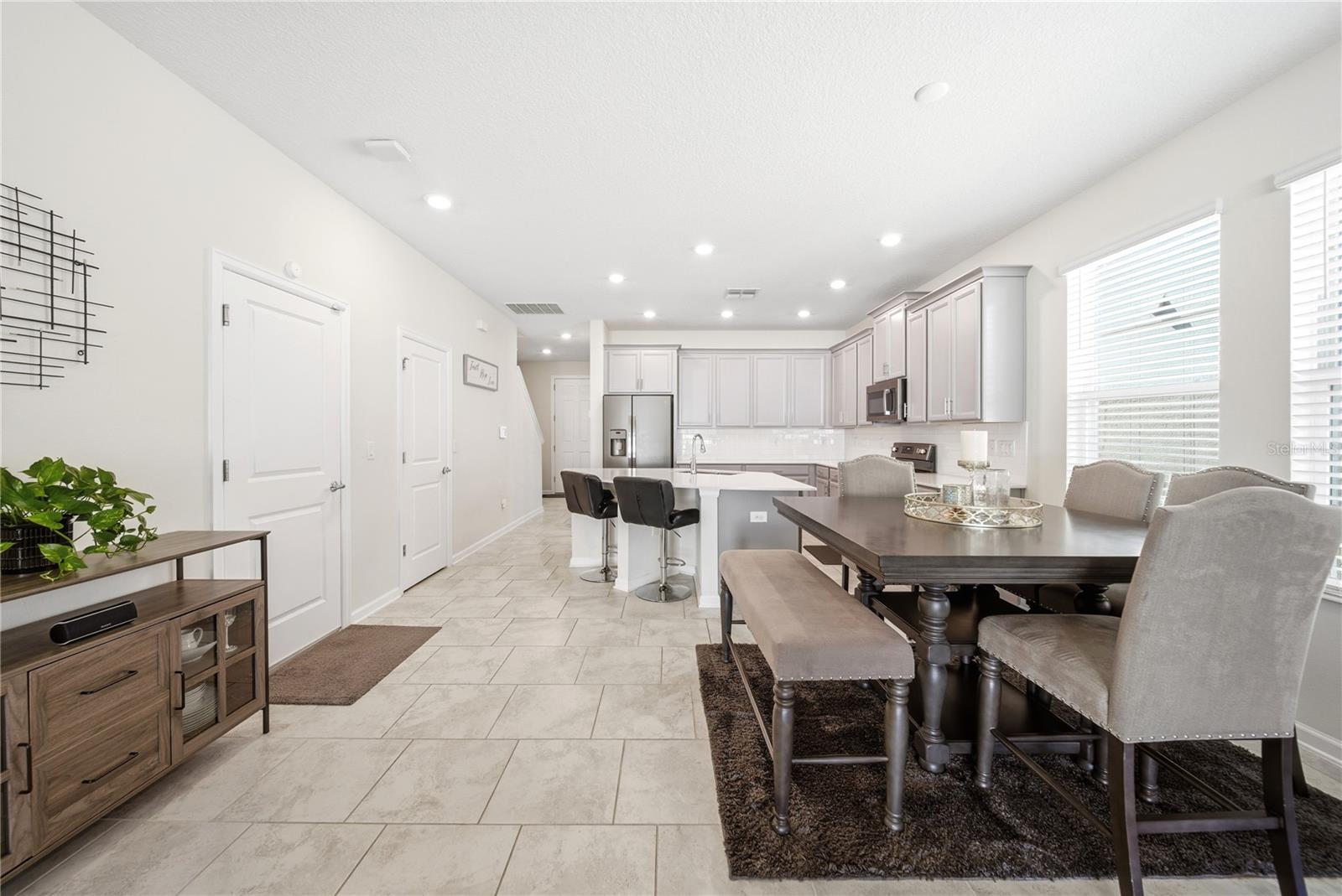 737 PANICAL DR, APOPKA, FL, 32703