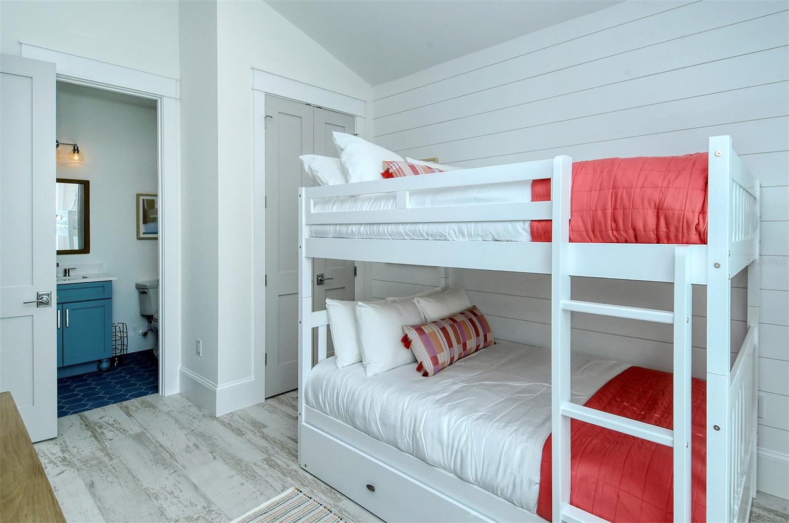 A4671874 Property Photo