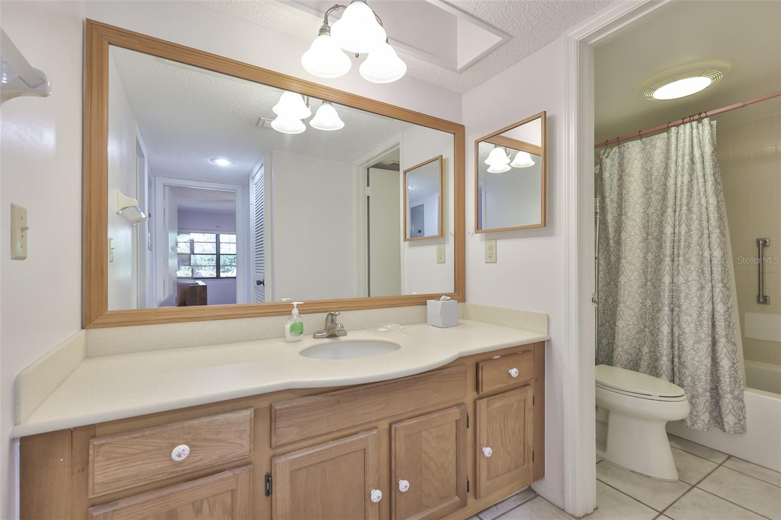 5.5 Single vanity, granite countertop with lots of storage